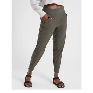 EUC Athleta Soho jogger 0P